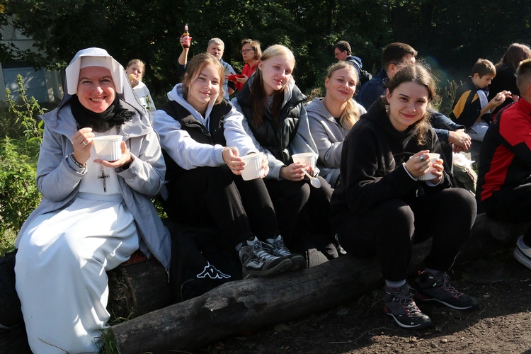 Spotkanie Młodych na Ślęży 2025 "Z nadzieją ku górze"