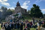 Bp Kiciński do młodych na Ślęży: "Zejdźcie z góry z miłością!"