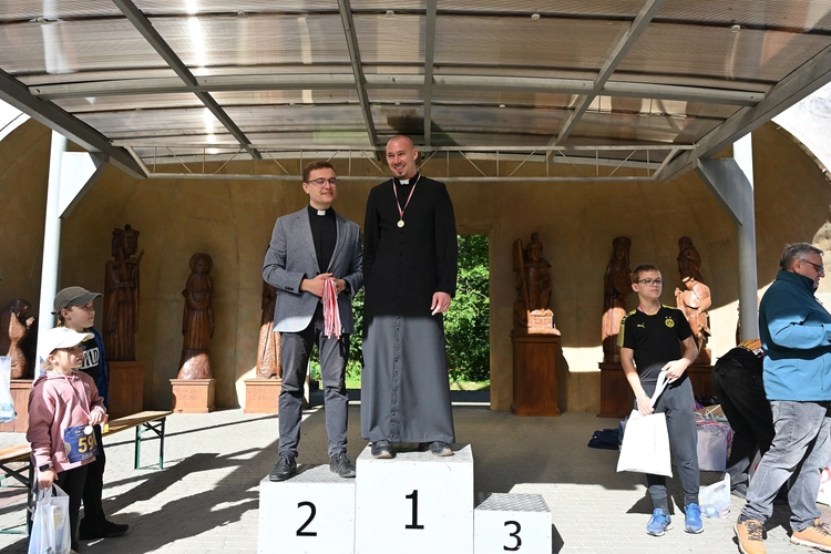 Biegowy hołd dla archidiecezji gdańskiej