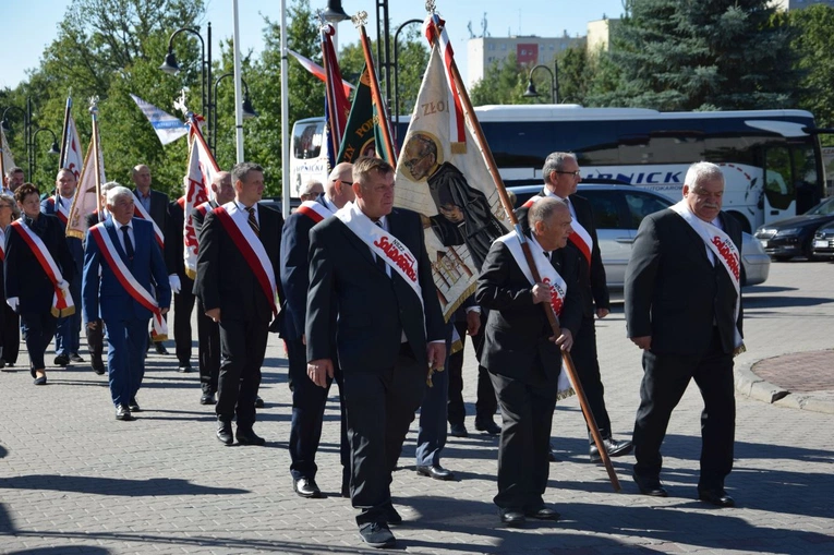 Pielgrzymka zbrojeniówki do MB Ostrobramskiej w Skarżysku-Kamiennej