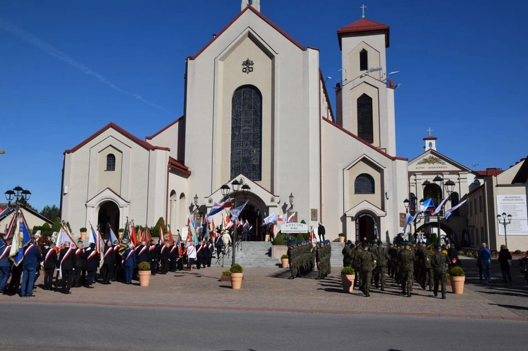 Pielgrzymka zbrojeniówki do MB Ostrobramskiej w Skarżysku-Kamiennej