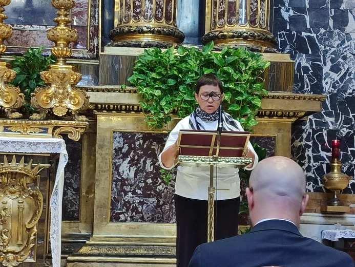 Abp Kupny: W dzisiejszym świecie pełnym zawirowań i niepokojów szukajmy pomocy Maryi