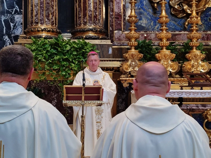 Abp Kupny: W dzisiejszym świecie pełnym zawirowań i niepokojów szukajmy pomocy Maryi