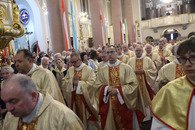 Pielgrzymka Straży Honorowej do Limanowej