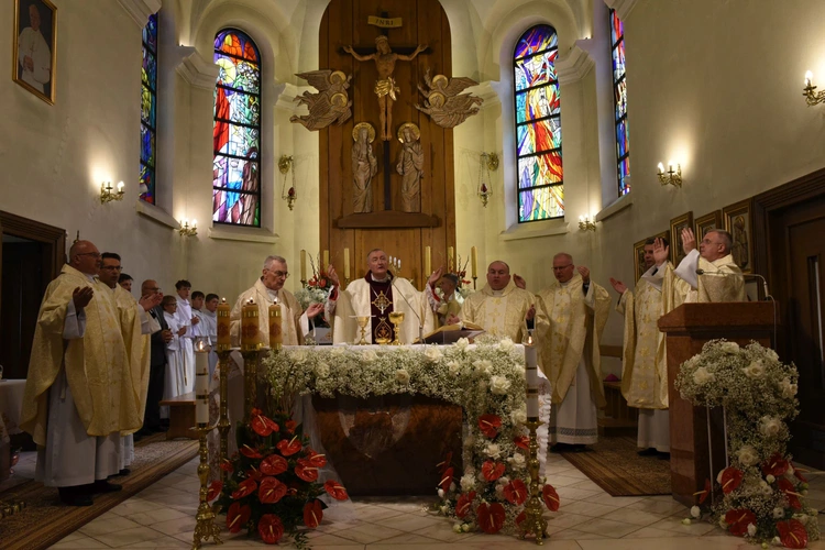 700 lat parafii w Iwkowej