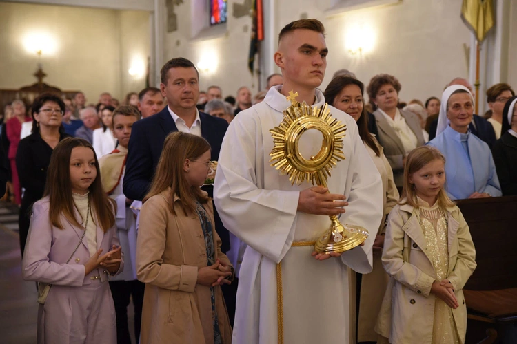 700 lat parafii w Iwkowej