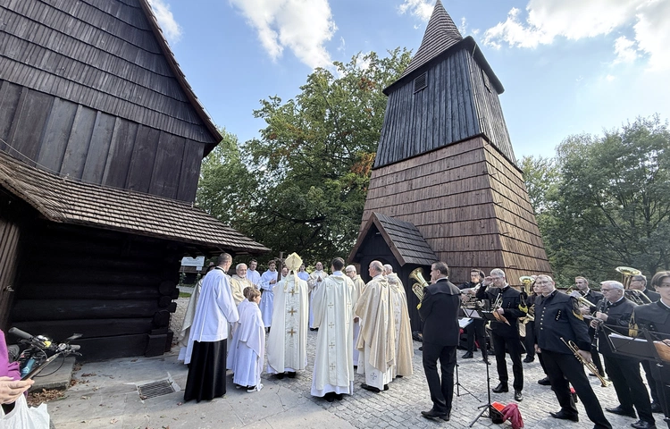 Poświęcenie odnowionego kościoła św. Michała
