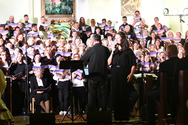 Koncert Wielbienia na zakończenie Zielonogórskich Warsztatów Liturgiczno-Muzycznych