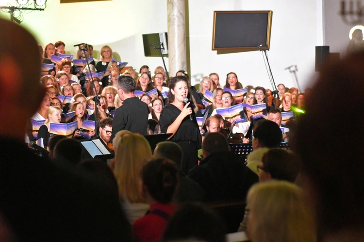 Koncert Wielbienia na zakończenie Zielonogórskich Warsztatów Liturgiczno-Muzycznych
