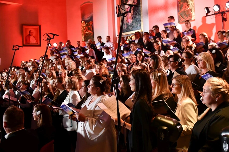 Koncert Wielbienia na zakończenie Zielonogórskich Warsztatów Liturgiczno-Muzycznych