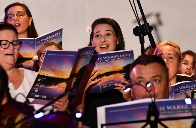 Koncert Wielbienia na zakończenie Zielonogórskich Warsztatów Liturgiczno-Muzycznych