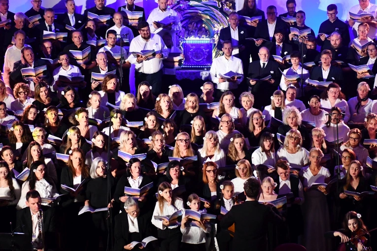 Koncert Wielbienia na zakończenie Zielonogórskich Warsztatów Liturgiczno-Muzycznych