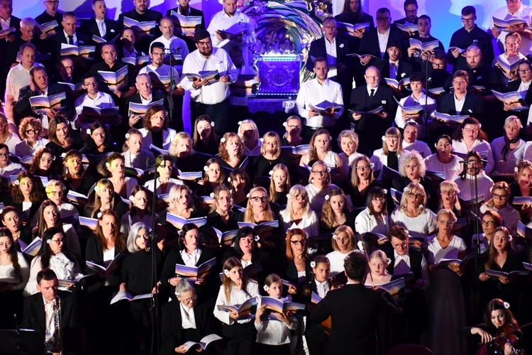 Koncert Wielbienia na zakończenie Zielonogórskich Warsztatów Liturgiczno-Muzycznych