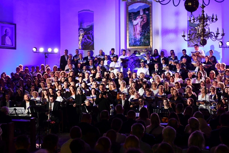 Koncert Wielbienia na zakończenie Zielonogórskich Warsztatów Liturgiczno-Muzycznych