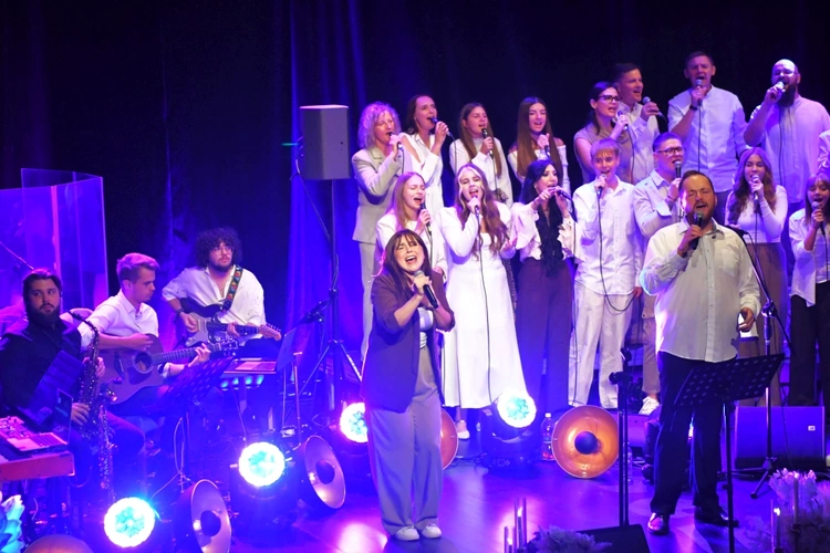 Chór Skrzydła w Radwanicach