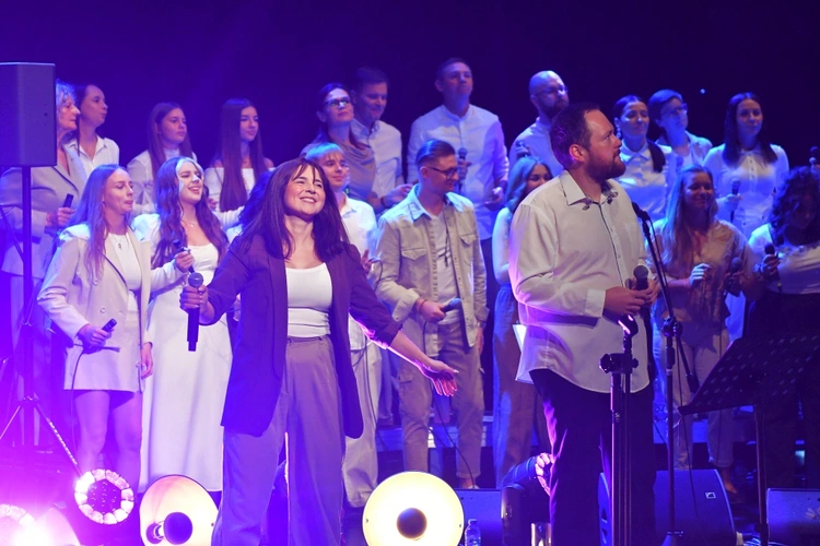 Chór Skrzydła w Radwanicach