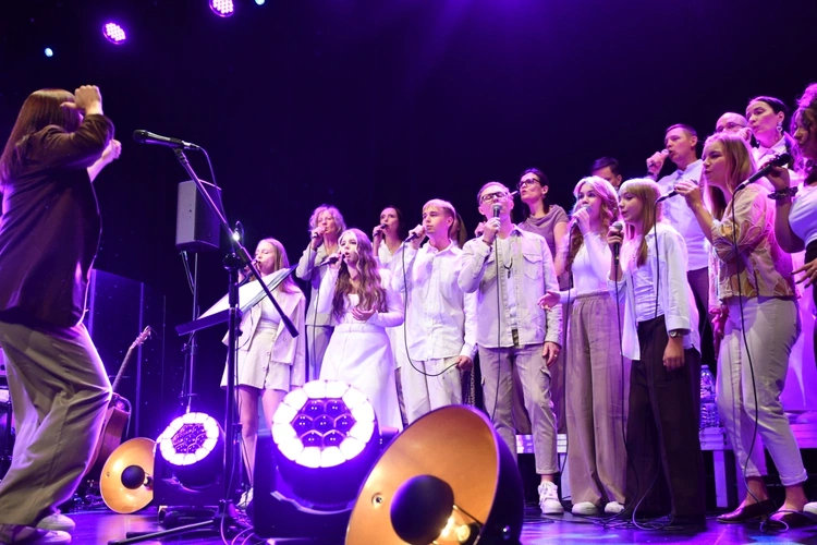 Chór Skrzydła w Radwanicach