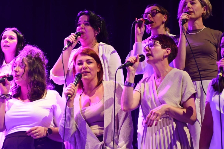 Chór Skrzydła w Radwanicach