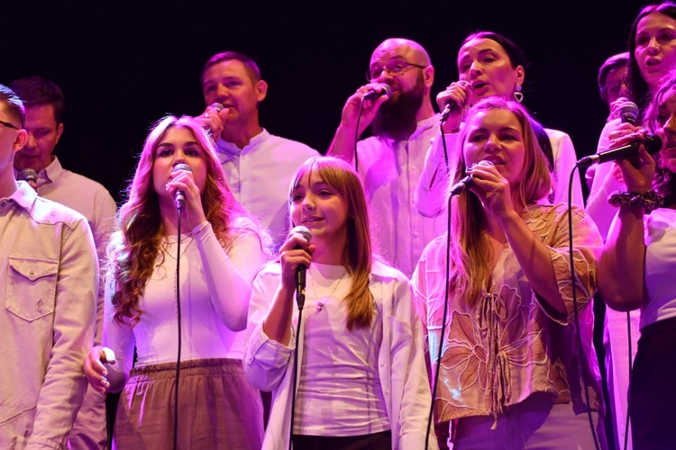 Chór Skrzydła w Radwanicach