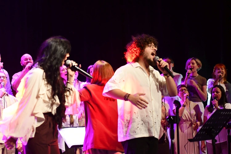 Chór Skrzydła w Radwanicach