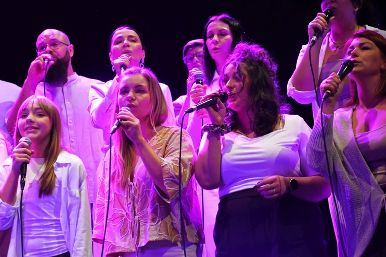 Chór Skrzydła w Radwanicach