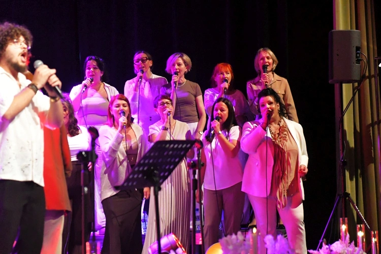 Chór Skrzydła w Radwanicach