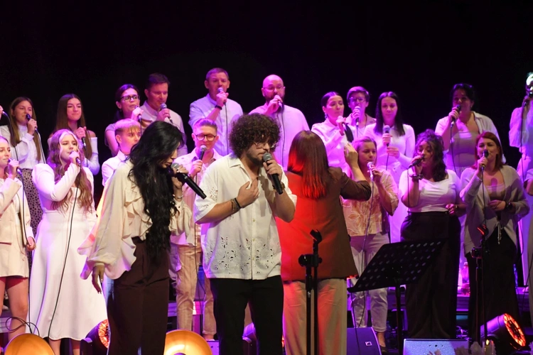 Chór Skrzydła w Radwanicach