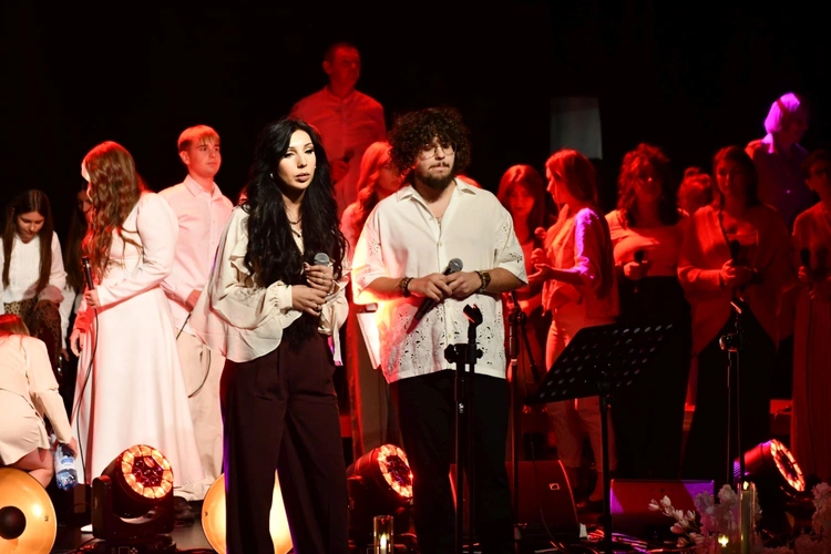 Chór Skrzydła w Radwanicach