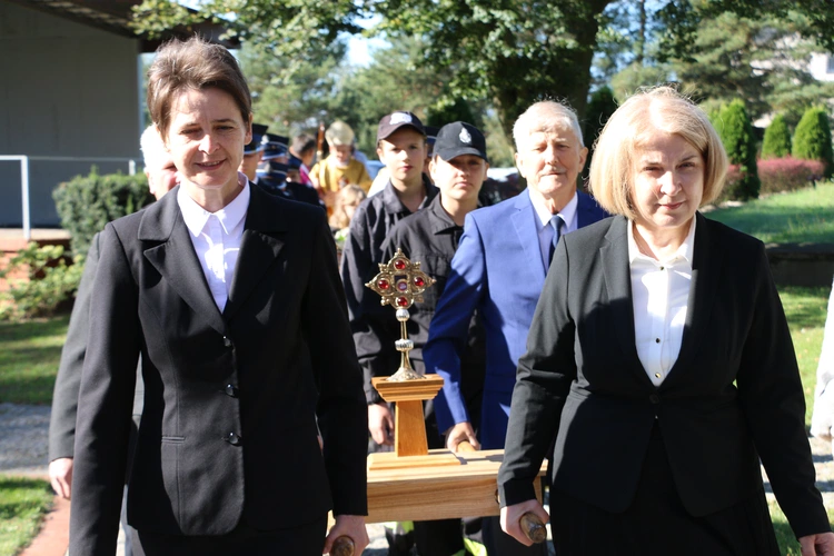 Smardzewo. Wprowadzenie relikwii św. Andrzeja Boboli i bł. kard. Stefana Wyszyńskiego