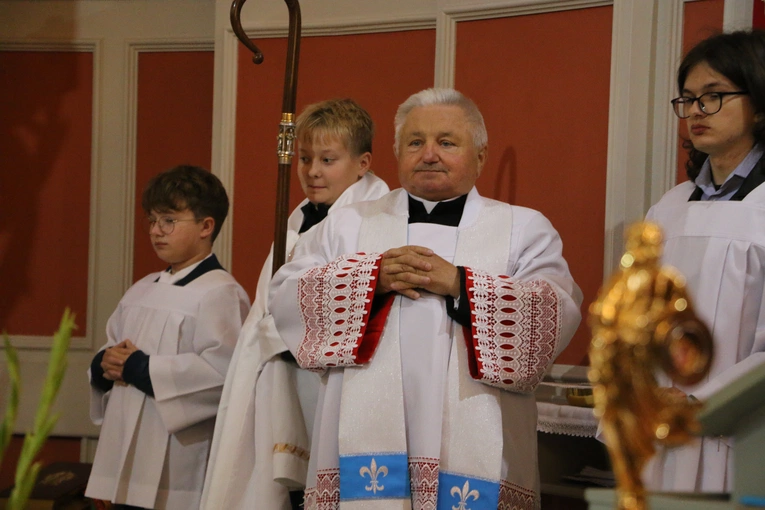 Smardzewo. Wprowadzenie relikwii św. Andrzeja Boboli i bł. kard. Stefana Wyszyńskiego