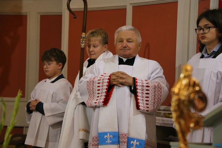 Smardzewo. Wprowadzenie relikwii św. Andrzeja Boboli i bł. kard. Stefana Wyszyńskiego