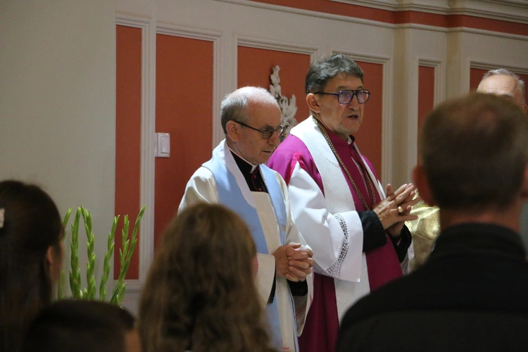 Smardzewo. Wprowadzenie relikwii św. Andrzeja Boboli i bł. kard. Stefana Wyszyńskiego