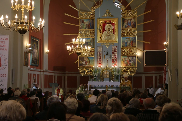 Smardzewo. Wprowadzenie relikwii św. Andrzeja Boboli i bł. kard. Stefana Wyszyńskiego