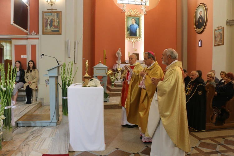 Smardzewo. Wprowadzenie relikwii św. Andrzeja Boboli i bł. kard. Stefana Wyszyńskiego