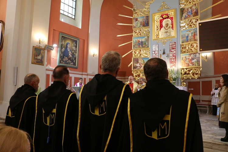 Smardzewo. Wprowadzenie relikwii św. Andrzeja Boboli i bł. kard. Stefana Wyszyńskiego