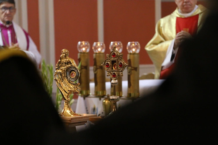 Smardzewo. Wprowadzenie relikwii św. Andrzeja Boboli i bł. kard. Stefana Wyszyńskiego