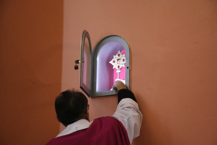 Smardzewo. Wprowadzenie relikwii św. Andrzeja Boboli i bł. kard. Stefana Wyszyńskiego