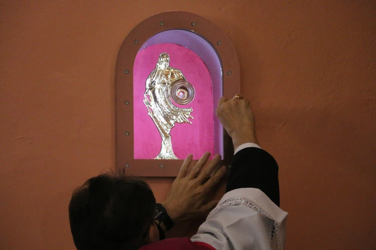 Smardzewo. Wprowadzenie relikwii św. Andrzeja Boboli i bł. kard. Stefana Wyszyńskiego