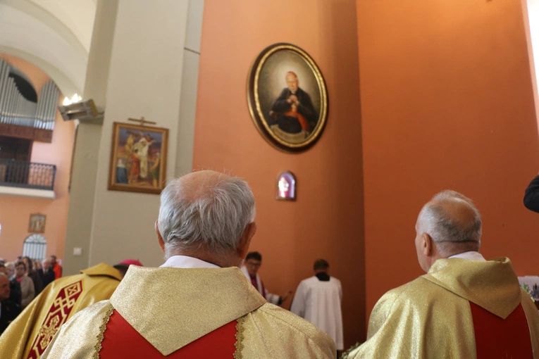 Smardzewo. Wprowadzenie relikwii św. Andrzeja Boboli i bł. kard. Stefana Wyszyńskiego