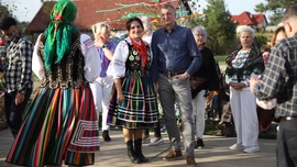 W ramach podsumowania projektu odbyły się także warsztaty z tańca ludowego.