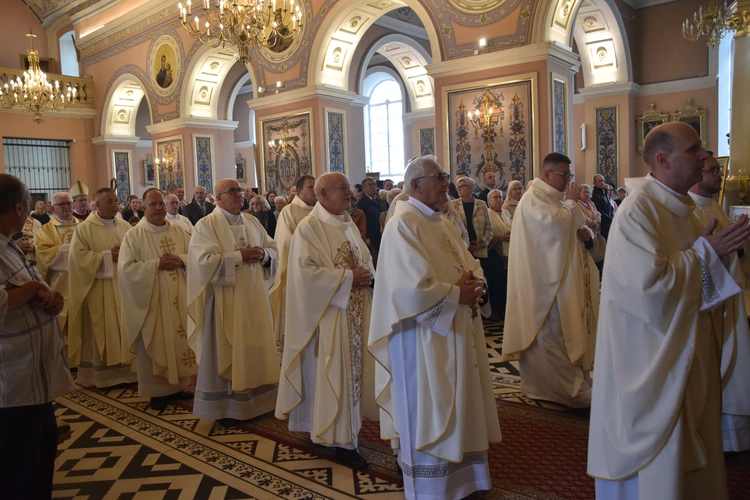 Mława. Dziękczynienie za 80 lat posługi sióstr misjonarek Świętej Rodziny