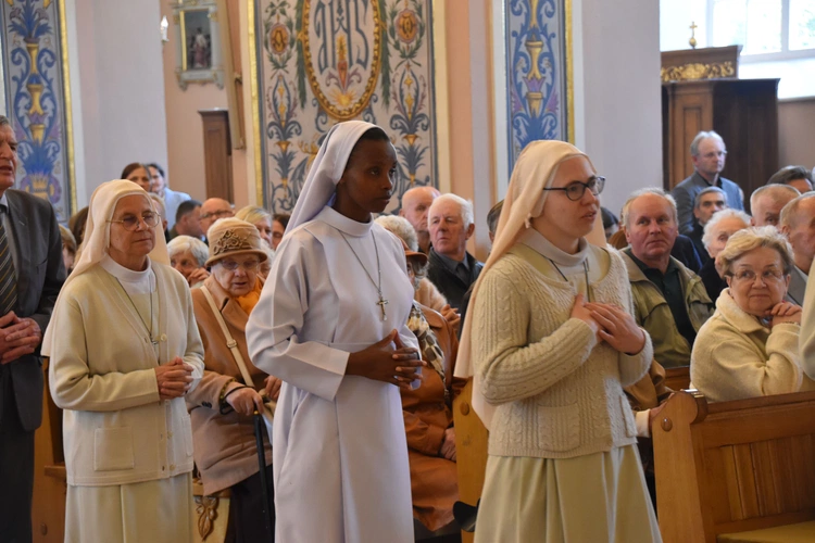 Mława. Dziękczynienie za 80 lat posługi sióstr misjonarek Świętej Rodziny