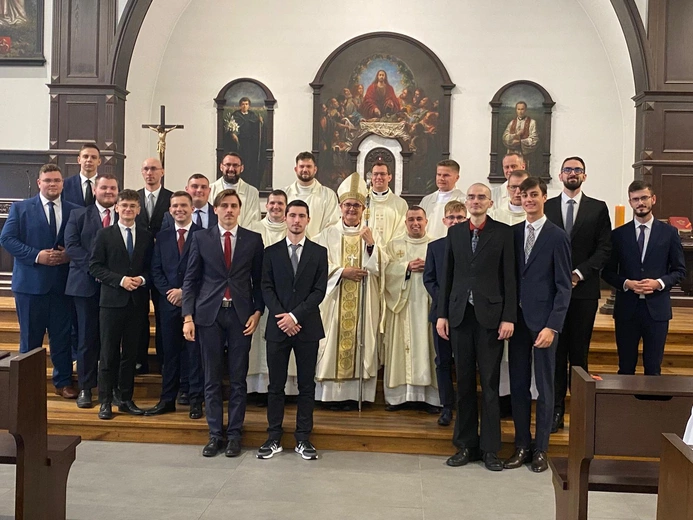 Katowice. Spotkanie abp. Andrzeja Przybylskiego z klerykami WŚSD 