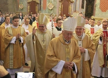  Dziękczynnej Eucharystii przewodniczył nuncjusz apostolski w Polsce abp Antonio Guido Filipazzi.