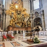 Msza św. przy ołtarzu Cathedra Petri w bazylice watykańskiej.