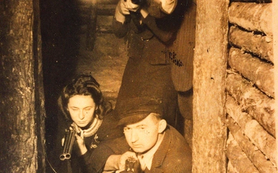 Bunkier nr 6 w Dąbrowie. Trwa szkolenie bojowe drużyn harcerskich podczas wojny.