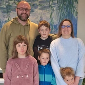 Anna i Krzysztof Eliaszowie wraz z dziećmi po wielu perypetiach osiedlili się w Norwegii.