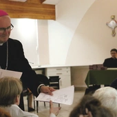 Spotkaniu inauguracyjnemu zawsze towarzyszy wykład wyjątkowego gościa – tym razem wygłosił go bp Szymon Stułkowski. Tradycyjnie obecny był również dr Kazimierz Szałata, kierownik Uniwersytetu Otwartego UKSW w Warszawie.