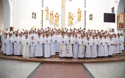 Chłopcy będą współodpowiedzialni za pięknie przygotowaną liturgię w parafiach. 