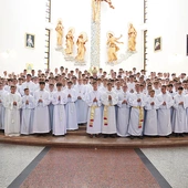 Chłopcy będą współodpowiedzialni za pięknie przygotowaną liturgię w parafiach. 
